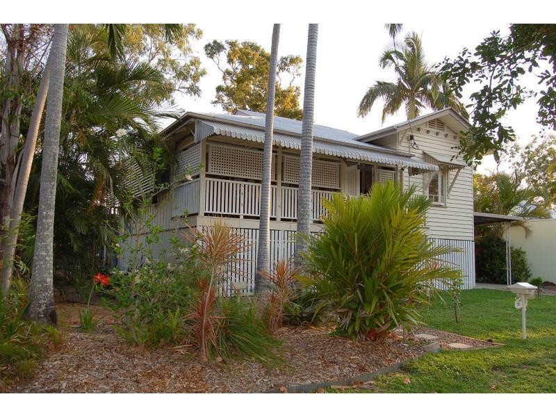 18 Westbourne Street, Hyde Park QLD 4812