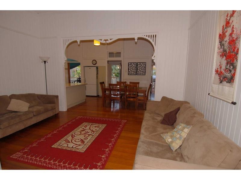 18 Westbourne Street, Hyde Park QLD 4812