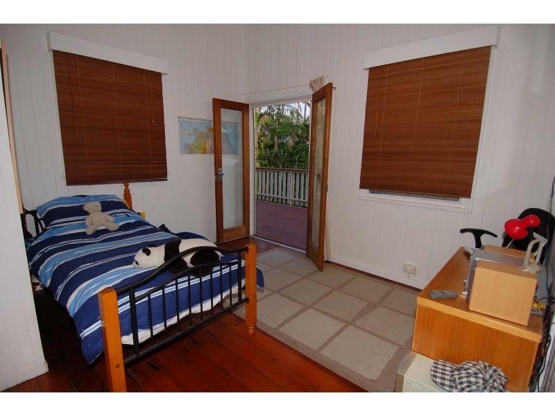 18 Westbourne Street, Hyde Park QLD 4812