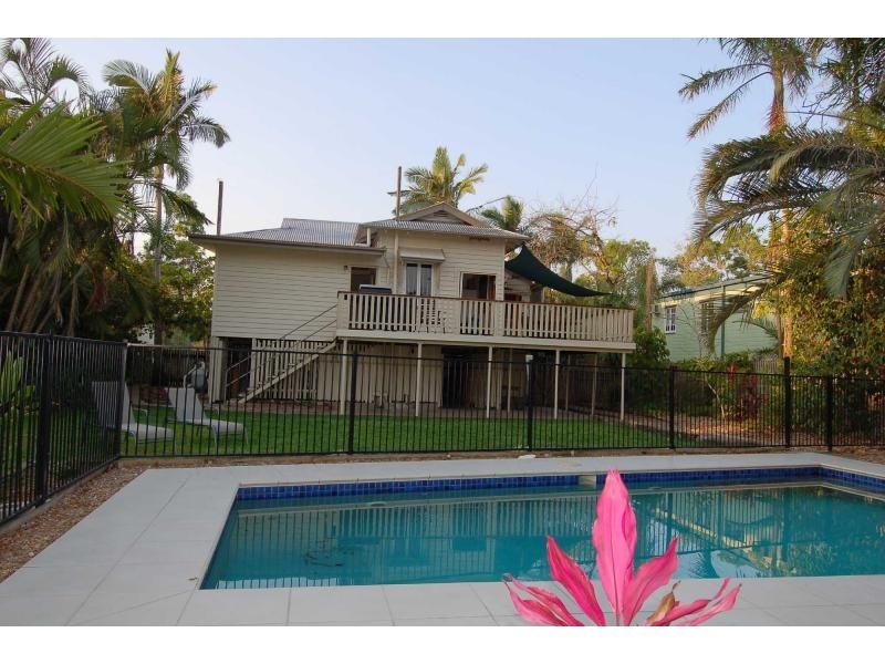 18 Westbourne Street, Hyde Park QLD 4812