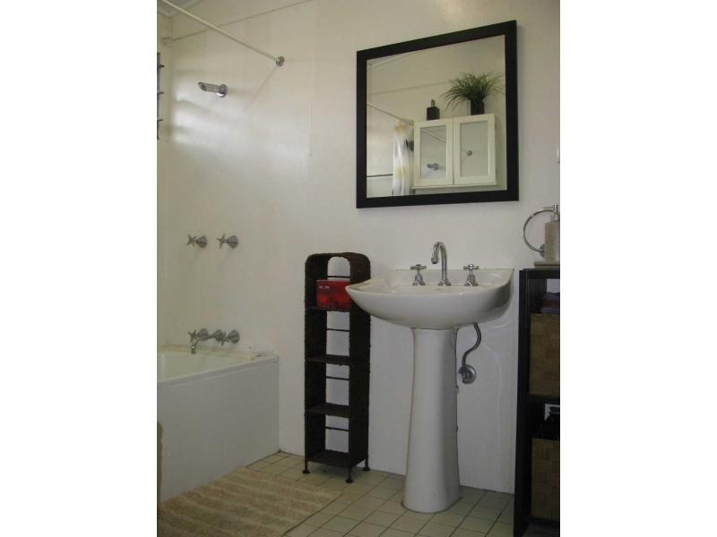 58 Davies Street, Mount Louisa QLD 4814