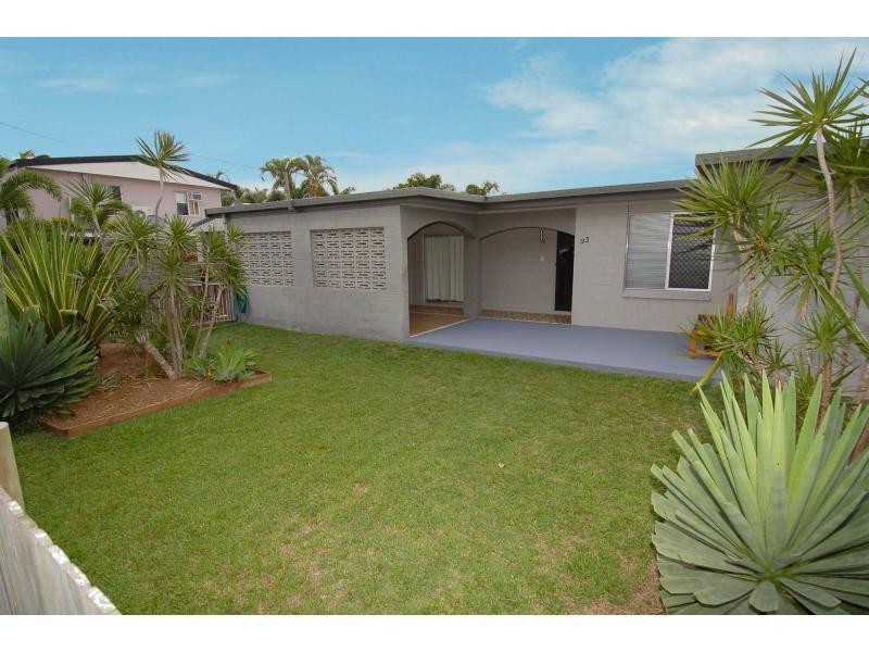 93 Albert Street, Cranbrook QLD 4814