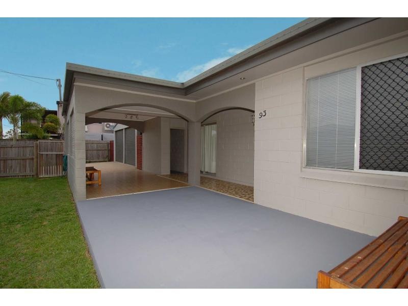 93 Albert Street, Cranbrook QLD 4814