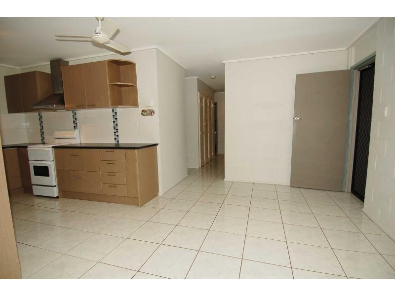 93 Albert Street, Cranbrook QLD 4814