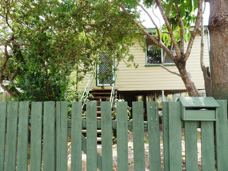 22 Railway Avenue, Railway Estate QLD 4810