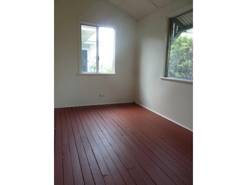 22 Railway Avenue, Railway Estate QLD 4810