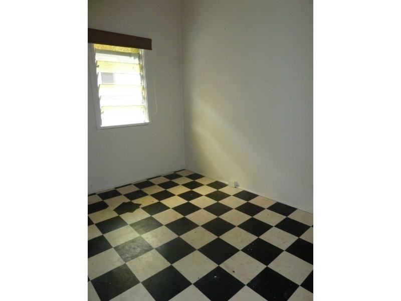 22 Railway Avenue, Railway Estate QLD 4810