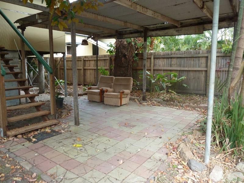 22 Railway Avenue, Railway Estate QLD 4810