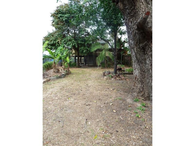 22 Railway Avenue, Railway Estate QLD 4810