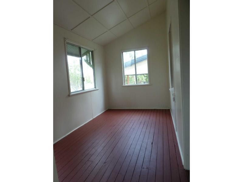 22 Railway Avenue, Railway Estate QLD 4810