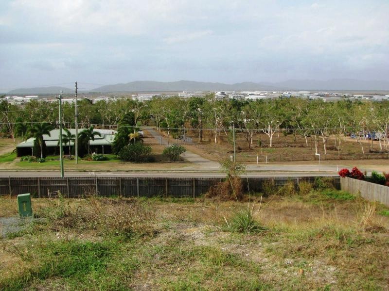 16 Palomar Court, Mount Louisa QLD 4814