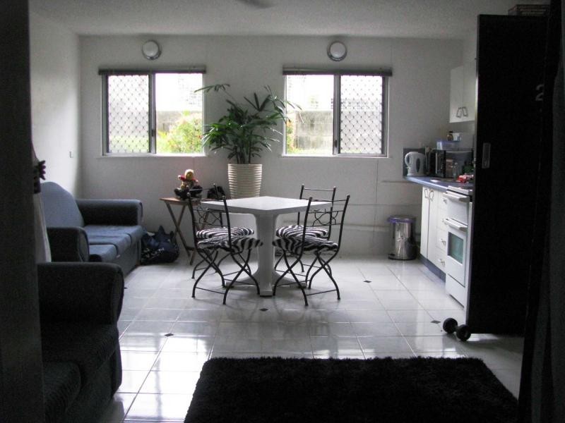 2/98 The Strand, North Ward QLD 4810