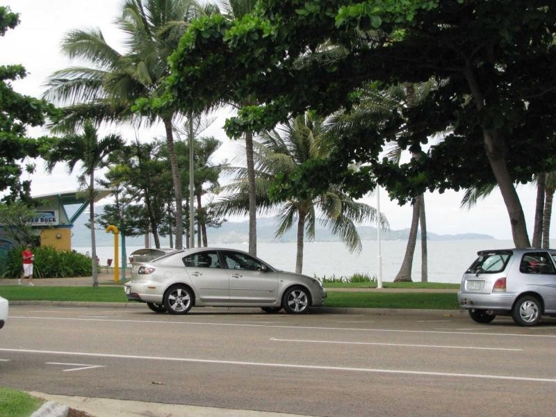 2/98 The Strand, North Ward QLD 4810