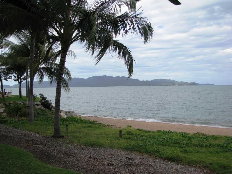 2/98 The Strand, North Ward QLD 4810