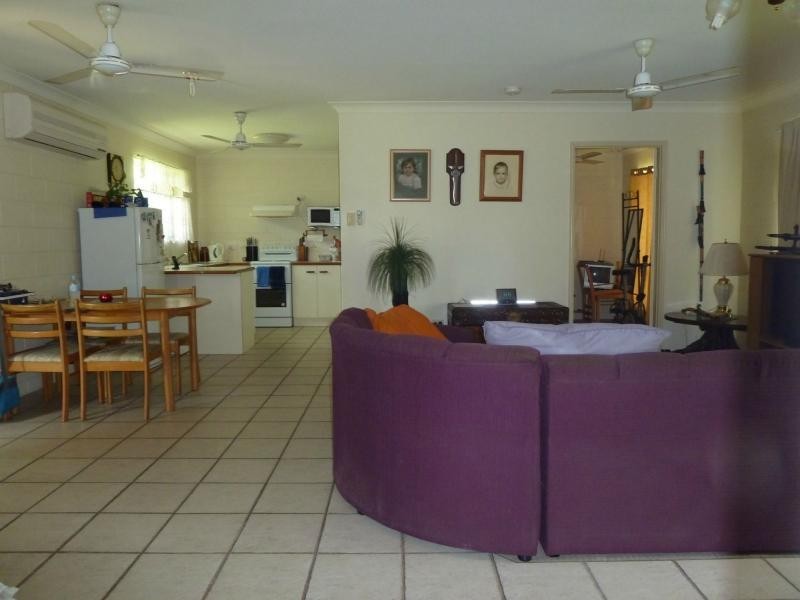 8 Chiquita Avenue, Rasmussen QLD 4815