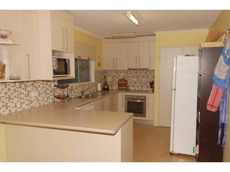 8 Tamarind Street, Kirwan QLD 4817