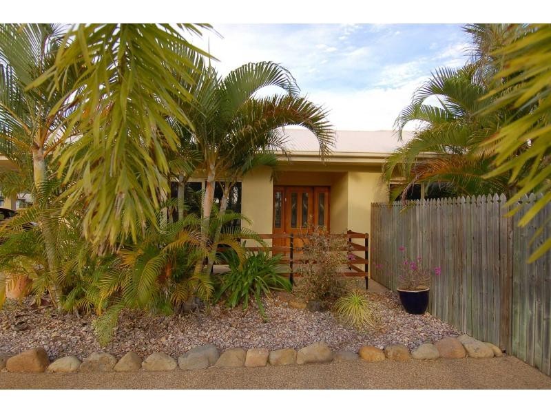 5 Teatree Court, Mount Louisa QLD 4814