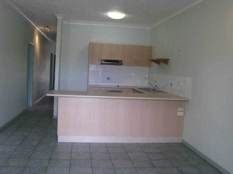 5/2 Macrossan Street, South Townsville QLD 4810