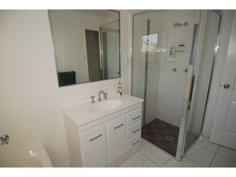 27 Beach Oak Drive, Mount Low QLD 4818