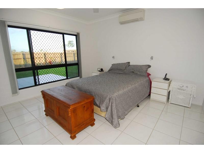 27 Beach Oak Drive, Mount Low QLD 4818