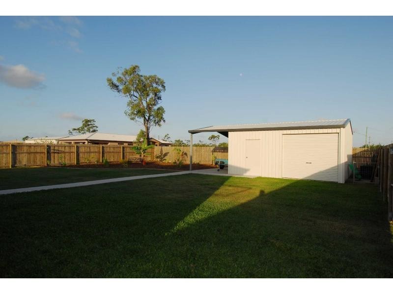 27 Beach Oak Drive, Mount Low QLD 4818