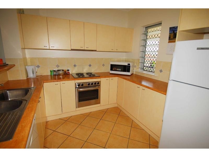 20/24-28 Martinez Avenue, West End QLD 4810