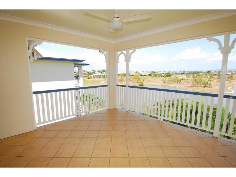 20/24-28 Martinez Avenue, West End QLD 4810