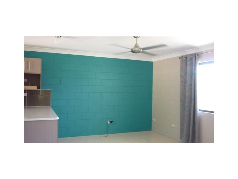 1/4 St Lucia Drive, Rasmussen QLD 4815
