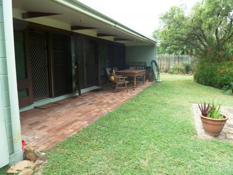 30 Peter Street, Kelso QLD 4815