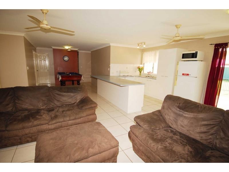 15 Leila Avenue, Rasmussen QLD 4815