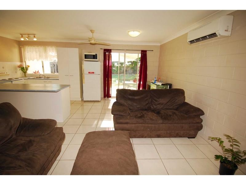 15 Leila Avenue, Rasmussen QLD 4815