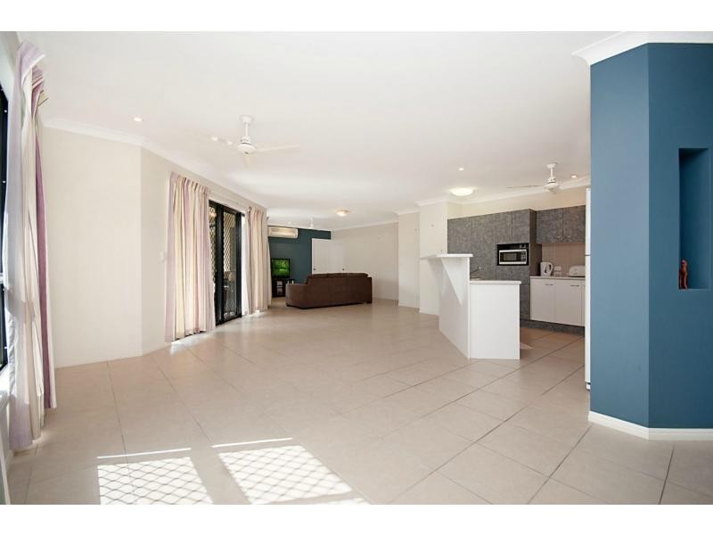 13 Fuji Court, Mount Louisa QLD 4814