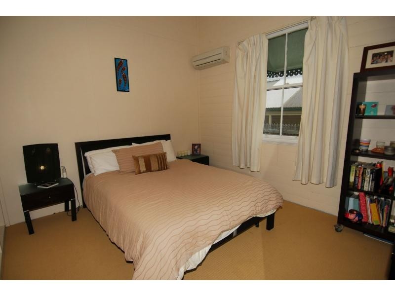 54 Davidson Street, South Townsville QLD 4810