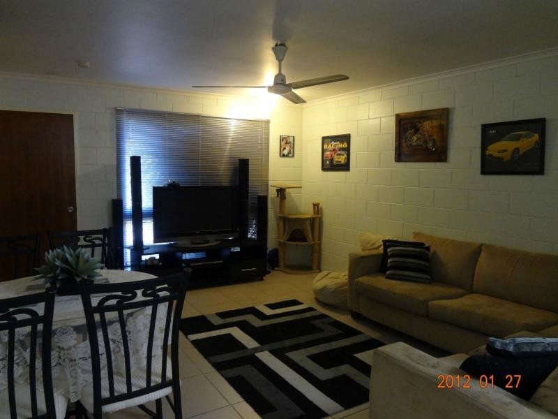 Unit 2/132 Queens Road, Hermit Park QLD 4812