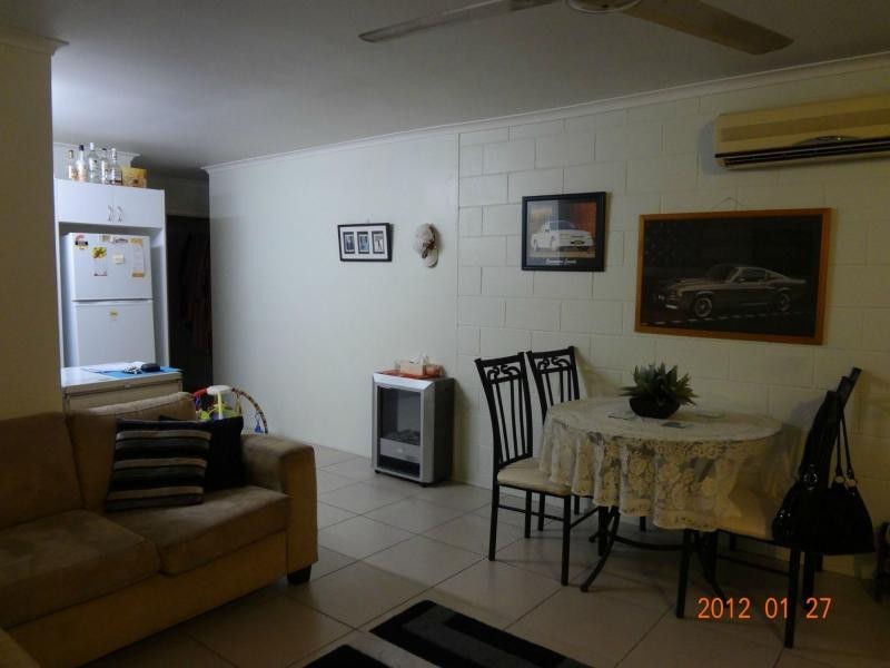 Unit 2/132 Queens Road, Hermit Park QLD 4812