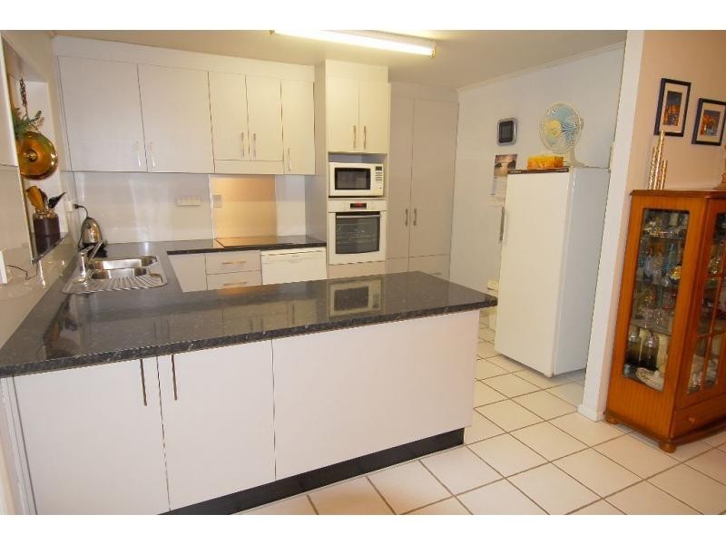 15 Sallows Street, Pallarenda QLD 4810