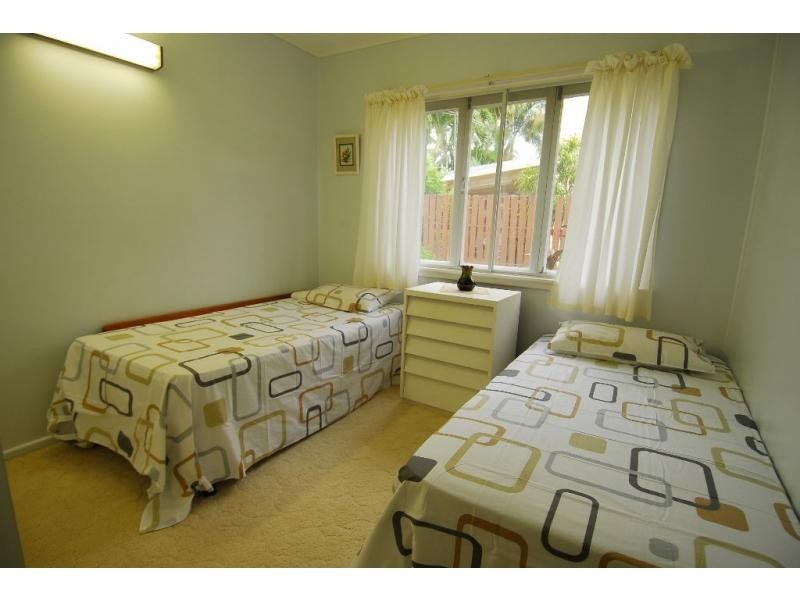 15 Sallows Street, Pallarenda QLD 4810