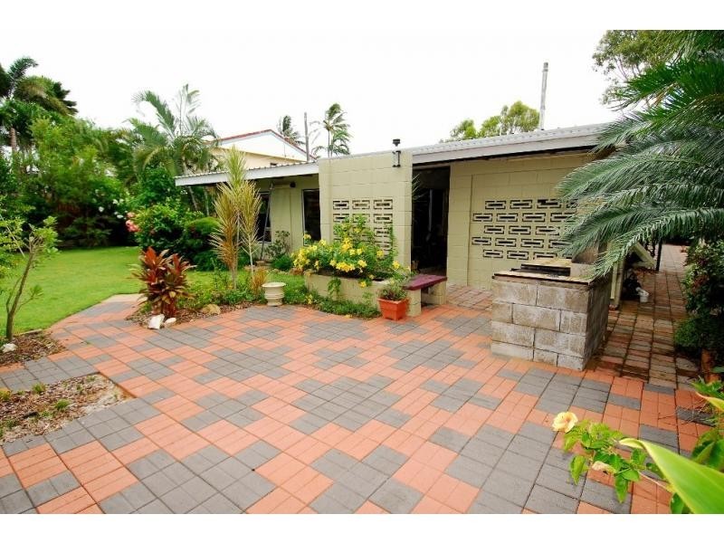 15 Sallows Street, Pallarenda QLD 4810