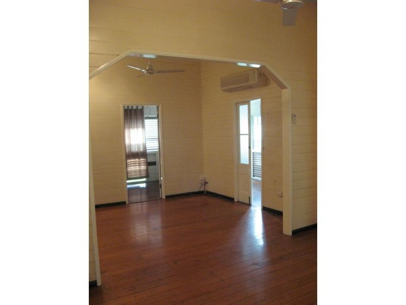 3 Echlin Street, West End QLD 4810