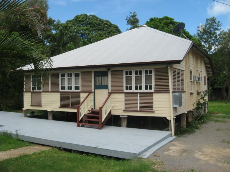 3 Echlin Street, West End QLD 4810