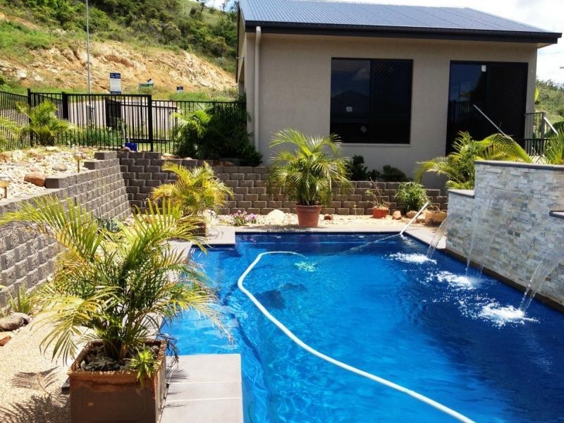 21 – 23 Glasgow Avenue, Mount Louisa QLD 4814