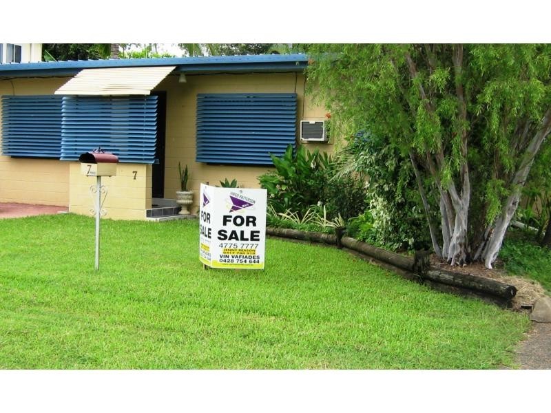 7 Barellan Street, Cranbrook QLD 4814