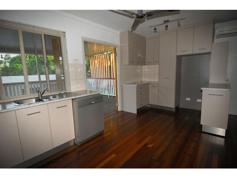 134 Charles Street, Cranbrook QLD 4814