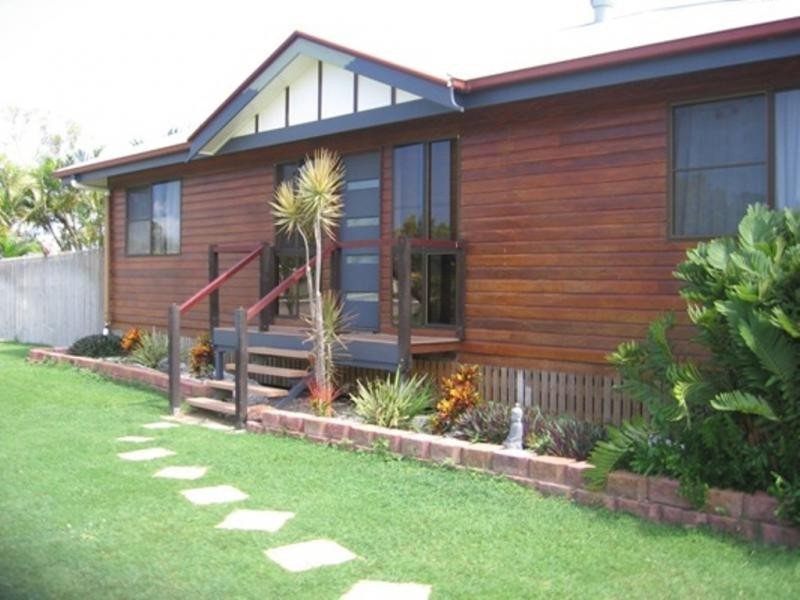 1 Mendi Drive, Bushland Beach QLD 4818