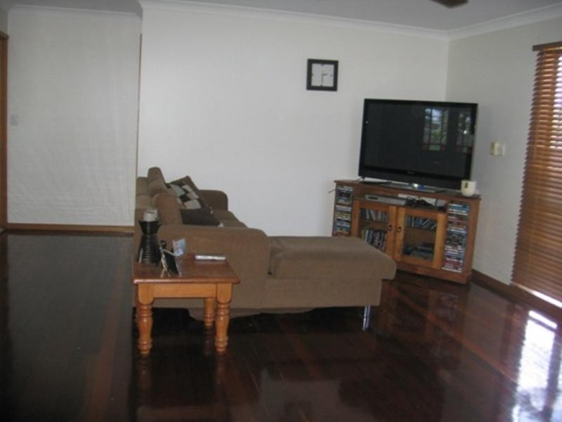 1 Mendi Drive, Bushland Beach QLD 4818