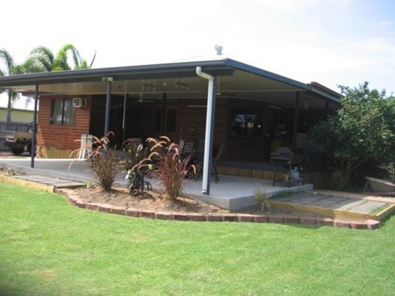 1 Mendi Drive, Bushland Beach QLD 4818