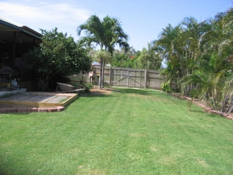 1 Mendi Drive, Bushland Beach QLD 4818