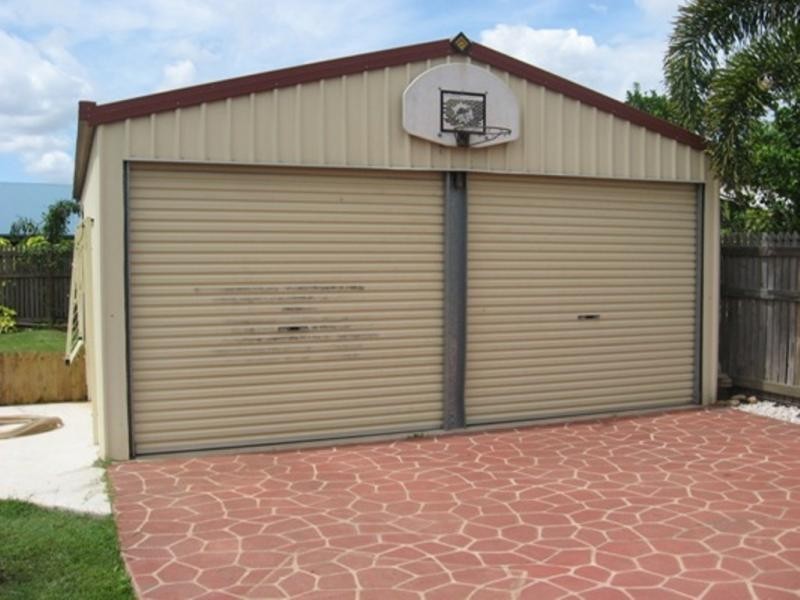 1 Mendi Drive, Bushland Beach QLD 4818