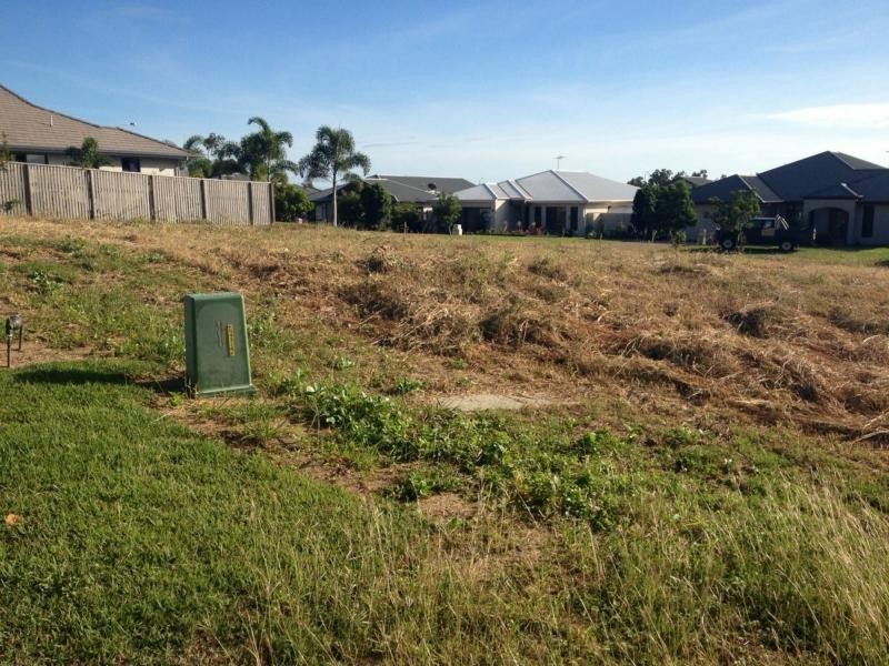 1 Cassidy Street, Bushland Beach QLD 4818