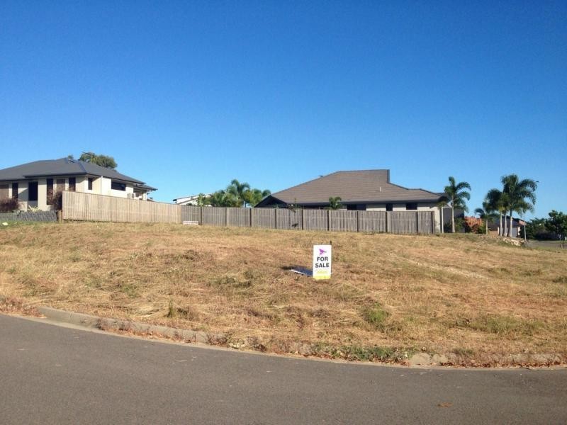 1 Cassidy Street, Bushland Beach QLD 4818